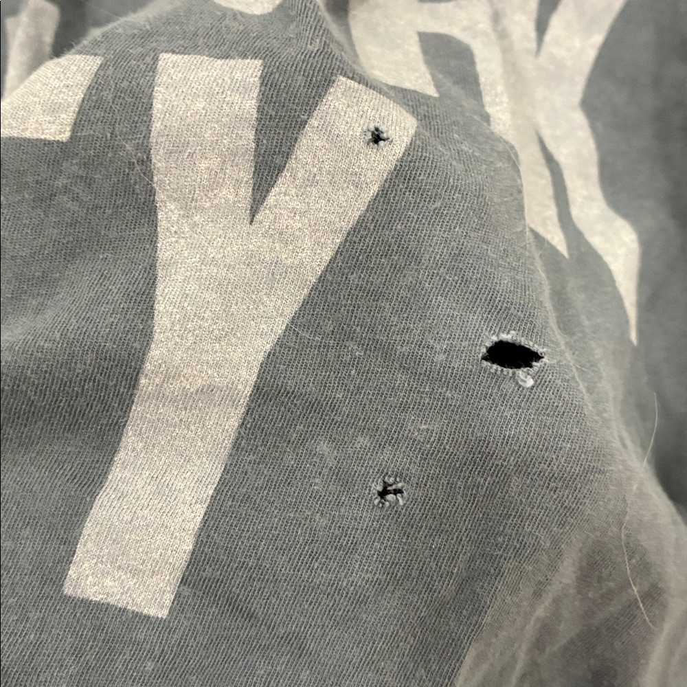 Retrobrand (Anthropologie) Grey New York City Graphic Tee - Picture 4 of 4